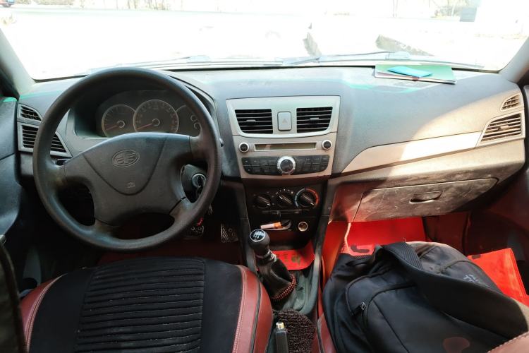Used FAW Xiali 2012 N3 1.0L Sedan Base Model Center Console