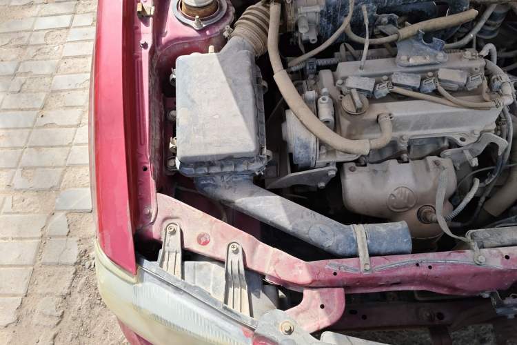 Used FAW Xiali 2012 N3 1.0L Sedan Base Model Engine Bay Right