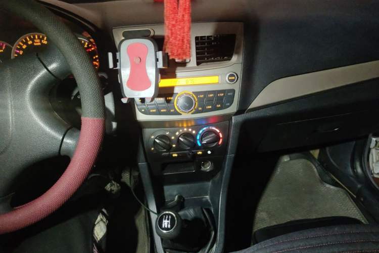 Used FAW Xiali 2012 N3 1.0L Sedan Comfort Model Audio And AC Panel