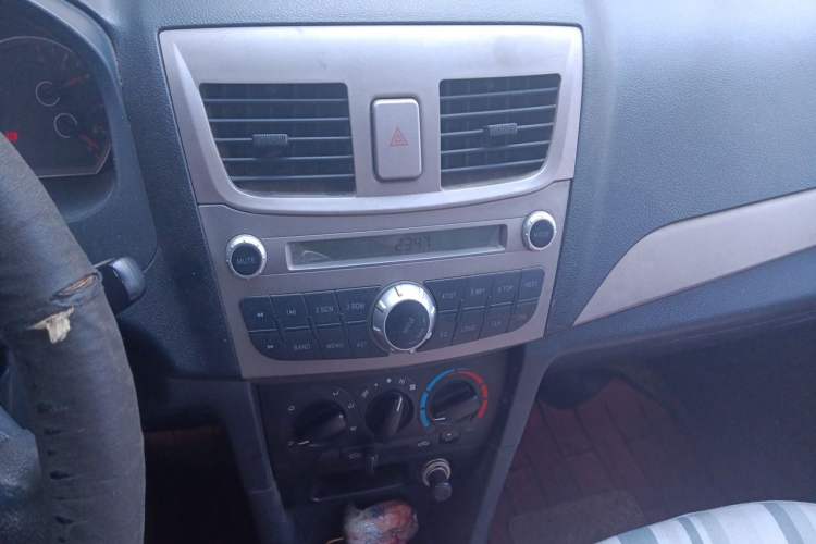 Used FAW Xiali 2012 N3 1.0L Sedan Comfort Model Audio And AC Panel
