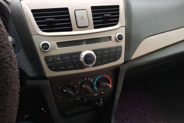 Used FAW Xiali 2012 N3 1.0L Sedan Base Model Audio And AC Panel