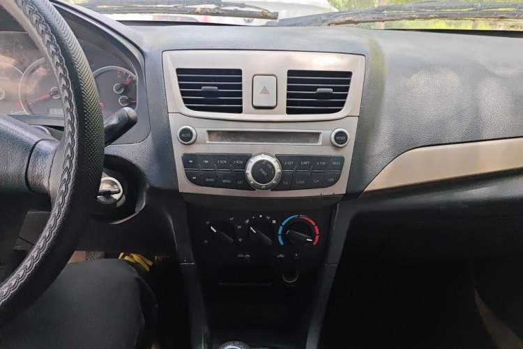 Used FAW Xiali 2012 N3 1.0L Sedan - Practical Model Audio And AC Panel
