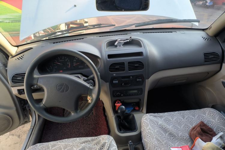 Used FAW Xiali 2012 N3 1.0L Hatchback – Practical Model Center Console