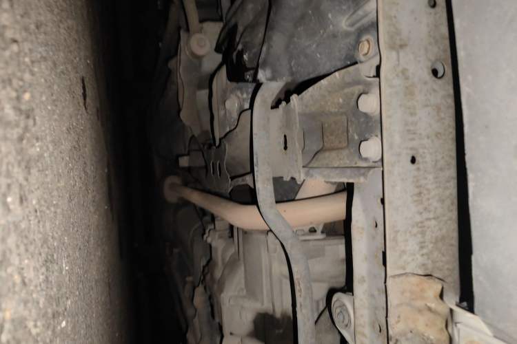 Used FAW Xiali 2012 N3 1.0L Sedan - Practical Model Chassis Front
