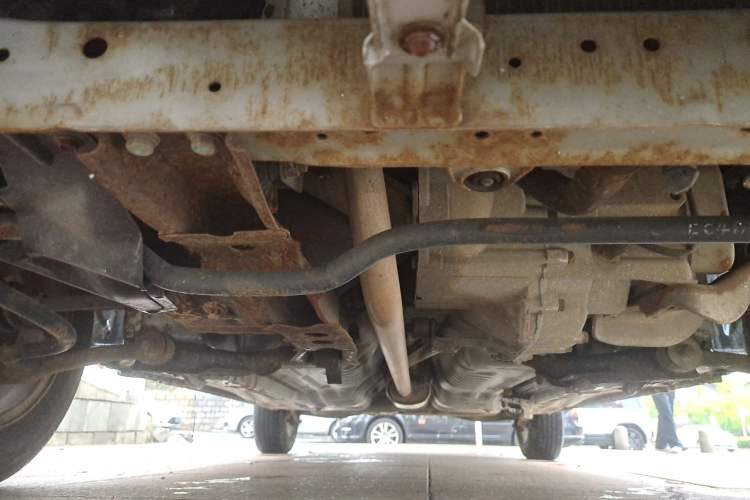 Used FAW Xiali 2012 N3 1.0L Sedan - Practical Model Chassis Front