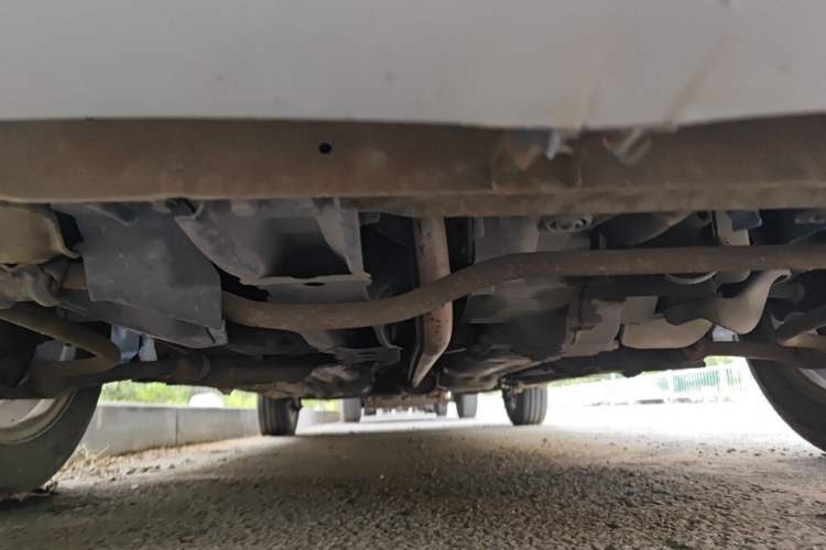 Used FAW Xiali 2012 N3 1.0L Sedan - Practical Model Chassis Front
