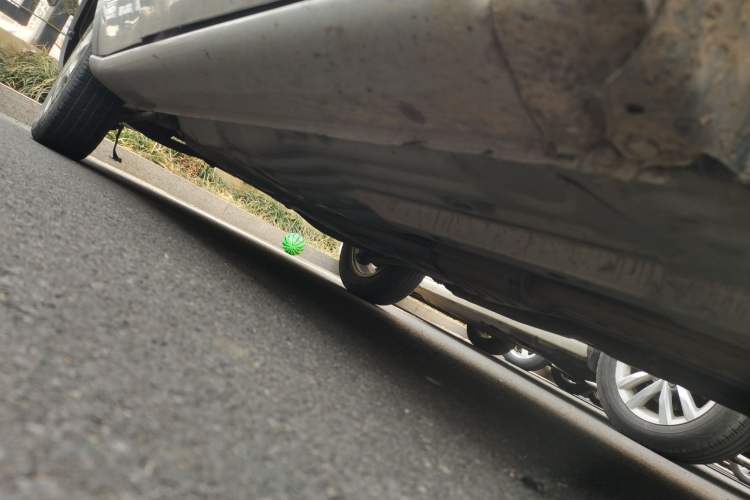 Used FAW Xiali 2012 N3 1.0L Sedan - Practical Model Chassis Front Right