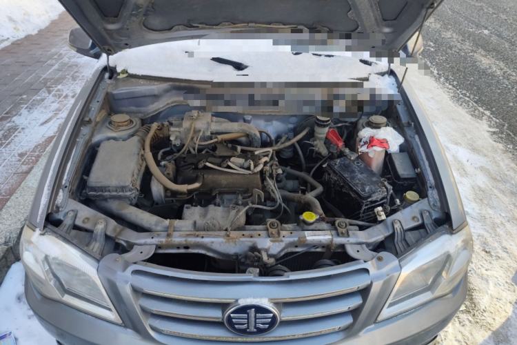 Used FAW Xiali 2012 N3 1.0L Sedan - Practical Model Engine Bay