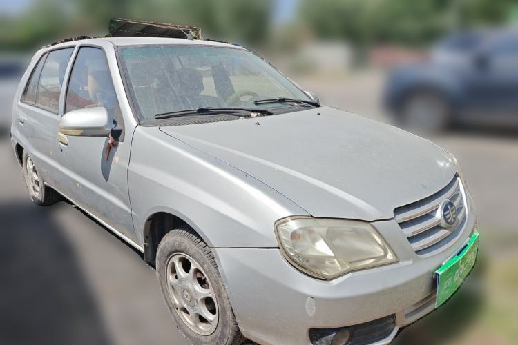 Used FAW Xiali 2012 N3 1.0L Hatchback Standard Model Front Right 45 Deg