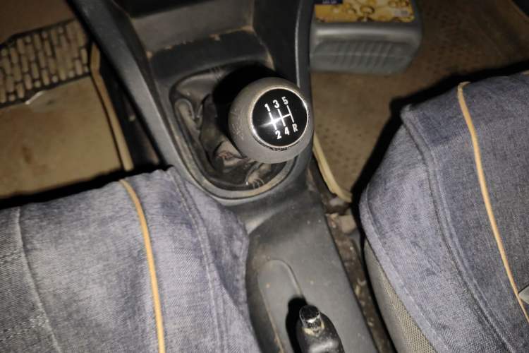 Used FAW Xiali 2012 N3 1.0L Sedan - Practical Model Gear Lever