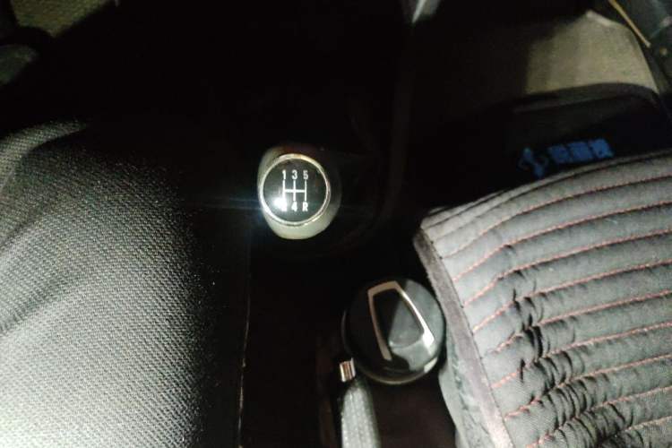 Used FAW Xiali 2012 N3 1.0L Sedan Comfort Model Gear Lever