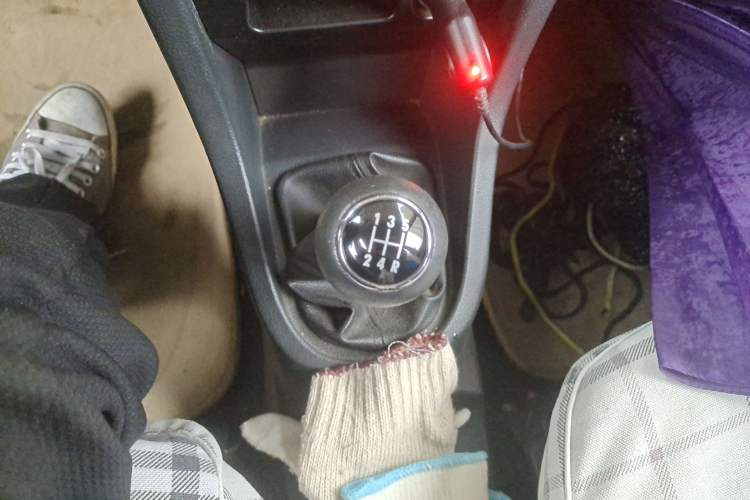 Used FAW Xiali 2012 N3 1.0L Sedan - Practical Model Gear Lever