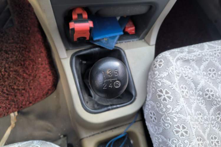 Used FAW Xiali 2012 N3 1.0L Hatchback – Practical Model Gear Lever