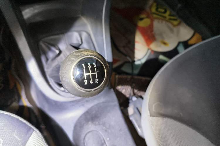 Used FAW Xiali 2012 N3 1.0L Sedan - Practical Model Gear Lever