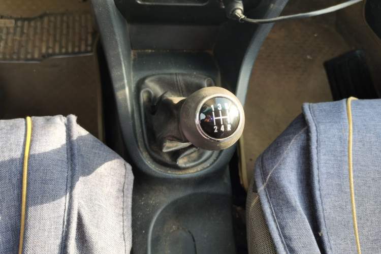 Used FAW Xiali 2012 N3 1.0L Sedan - Practical Model Gear Lever