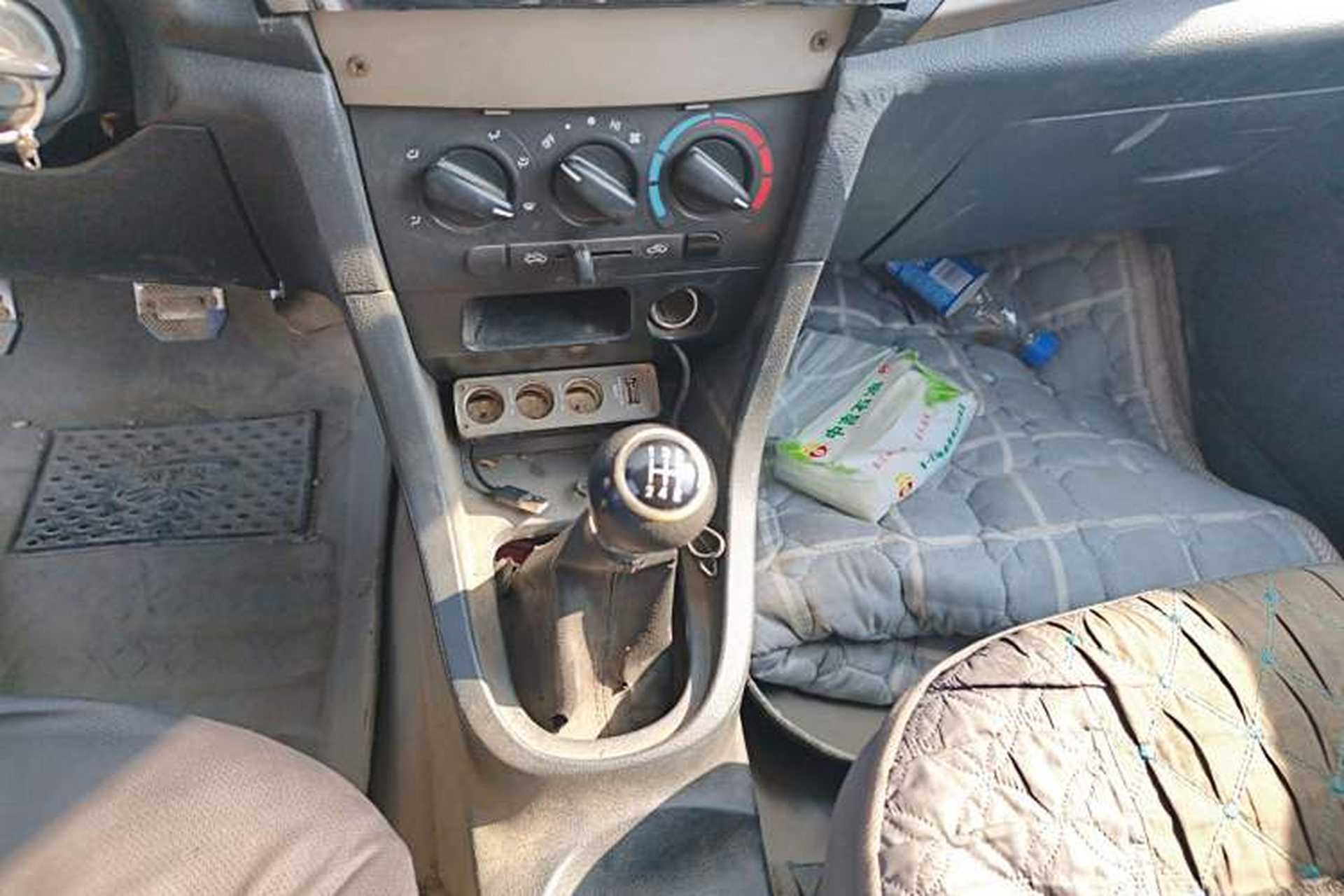 Used FAW Xiali 2012 N3 1.0L Sedan - Practical Model Gear Lever