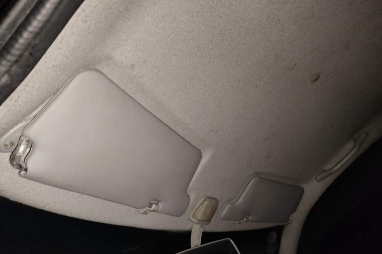 Used FAW Xiali 2012 N3 1.0L Sedan - Practical Model Headliner