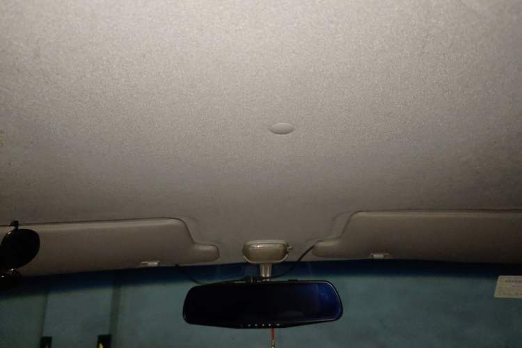 Used FAW Xiali 2012 N3 1.0L Sedan Comfort Model Headliner