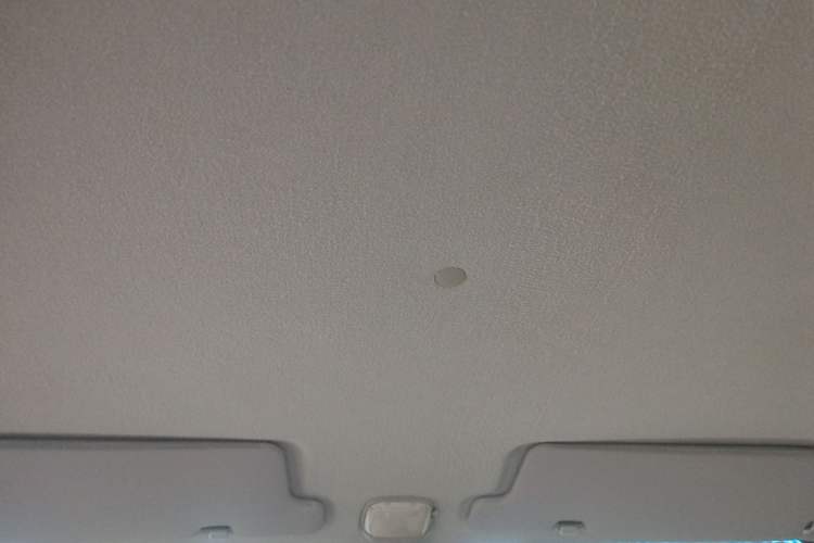 Used FAW Xiali 2012 N3 1.0L Sedan - Practical Model Headliner