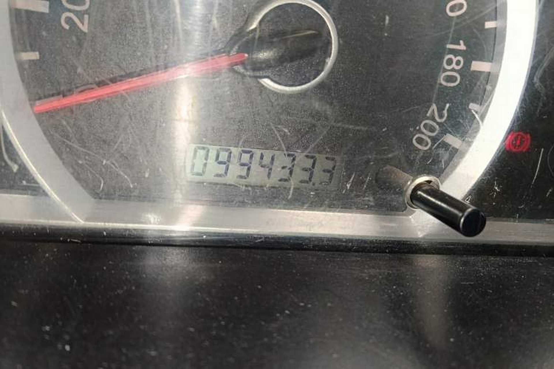 Used FAW Xiali 2012 N3 1.0L Sedan - Practical Model Odometer Close Up
