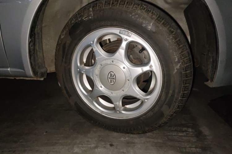 Used FAW Xiali 2012 N3 1.0L Sedan Comfort Model Right Front Wheel Hub