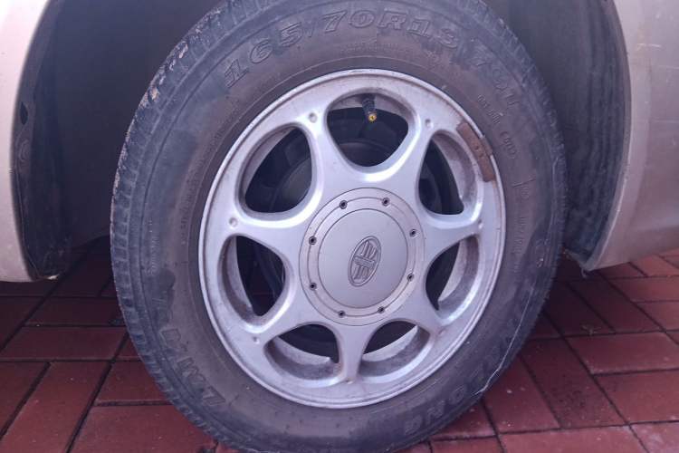 Used FAW Xiali 2012 N3 1.0L Sedan Comfort Model Right Front Wheel Hub