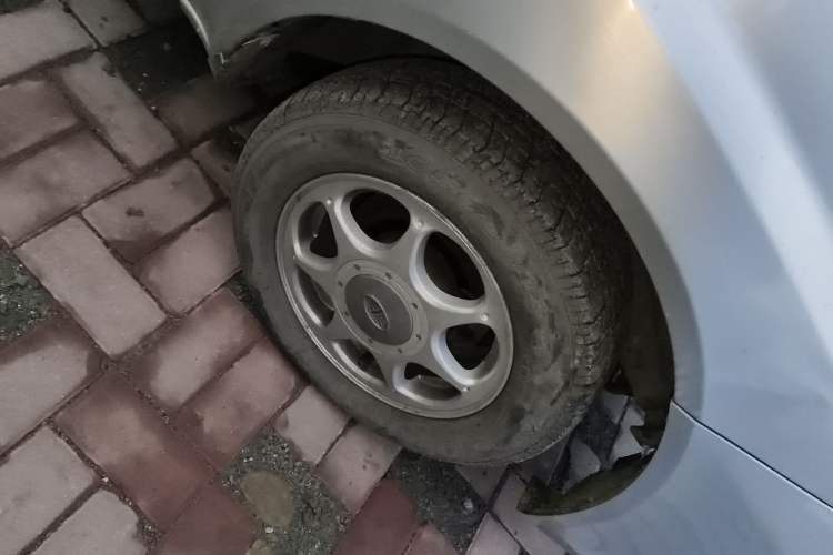 Used FAW Xiali 2012 N3 1.0L Sedan - Practical Model Right Front Wheel Hub