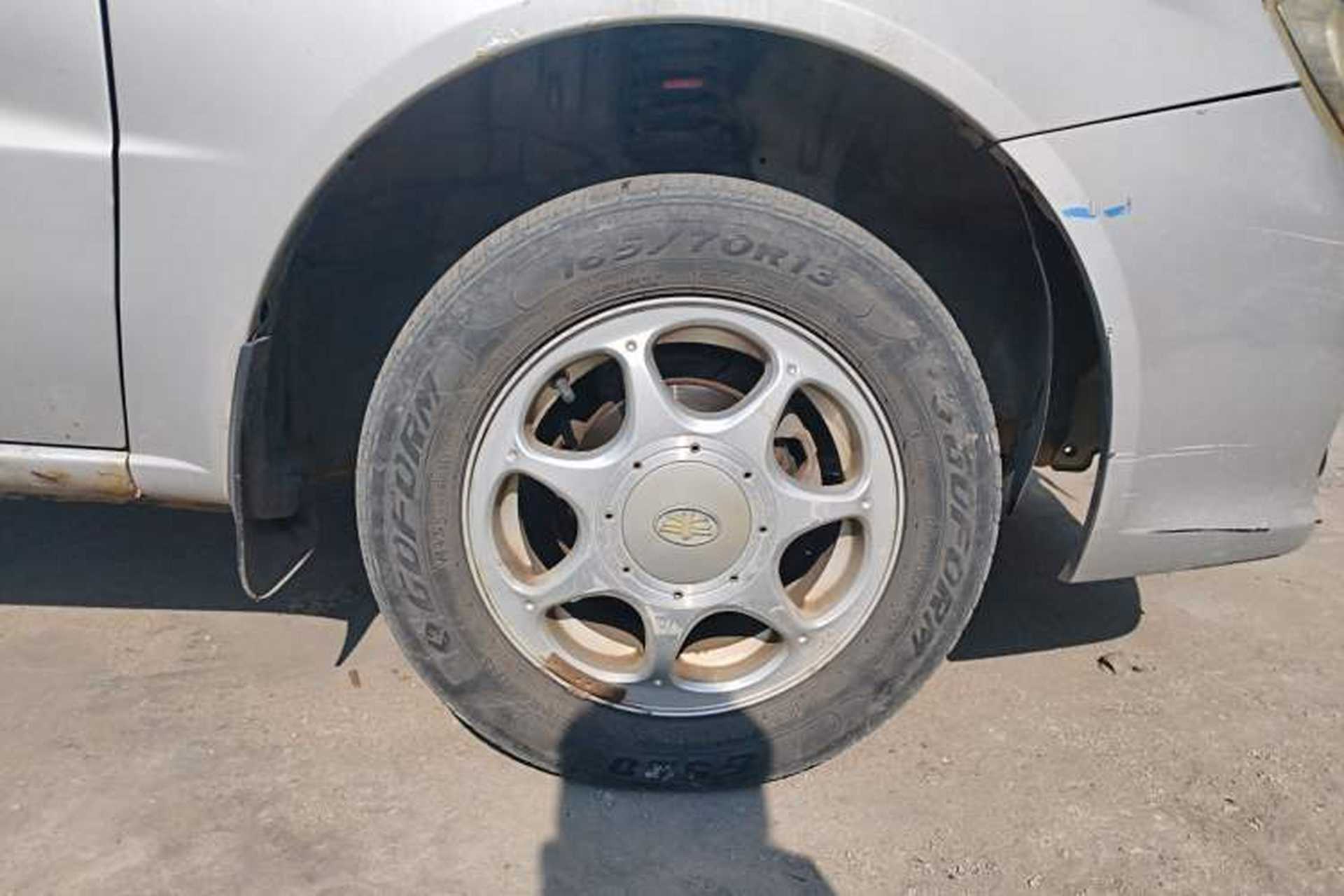 Used FAW Xiali 2012 N3 1.0L Sedan - Practical Model Right Front Wheel Hub