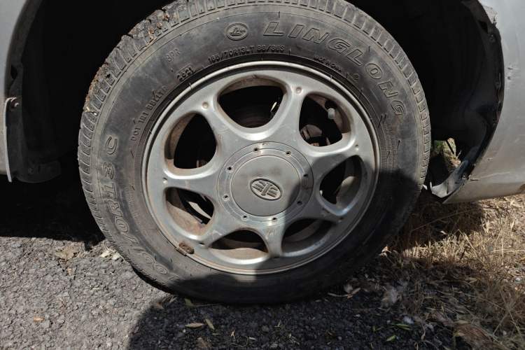 Used FAW Xiali 2012 N3 1.0L Hatchback Standard Model Right Front Wheel Hub