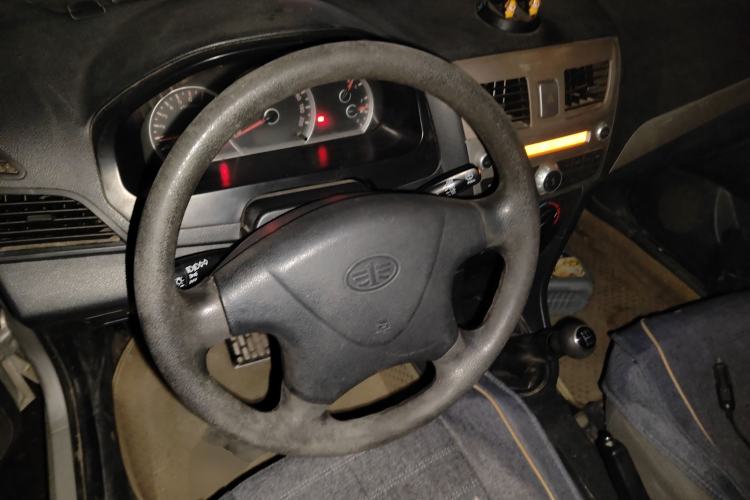 Used FAW Xiali 2012 N3 1.0L Sedan - Practical Model Steering Wheel