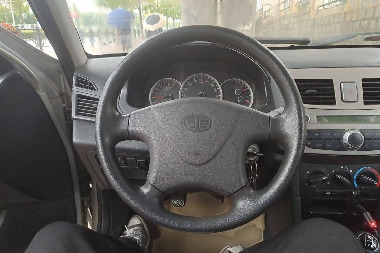 Used FAW Xiali 2012 N3 1.0L Sedan - Practical Model Steering Wheel