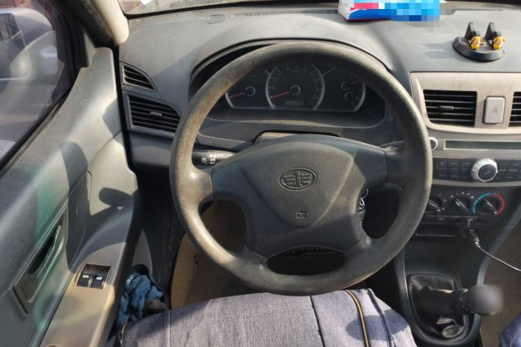 Used FAW Xiali 2012 N3 1.0L Sedan - Practical Model Steering Wheel