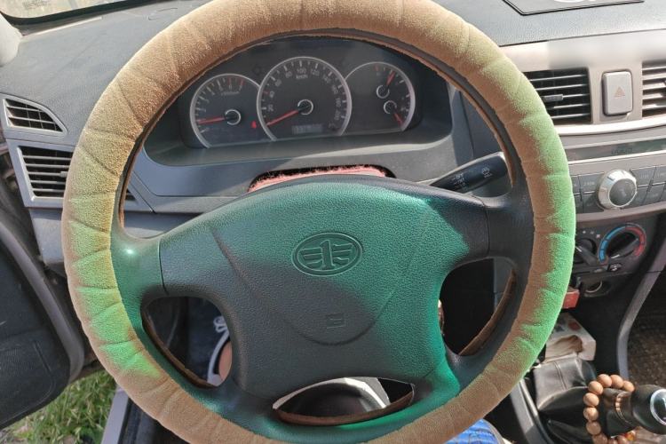 Used FAW Xiali 2012 N3 1.0L Hatchback Standard Model Steering Wheel