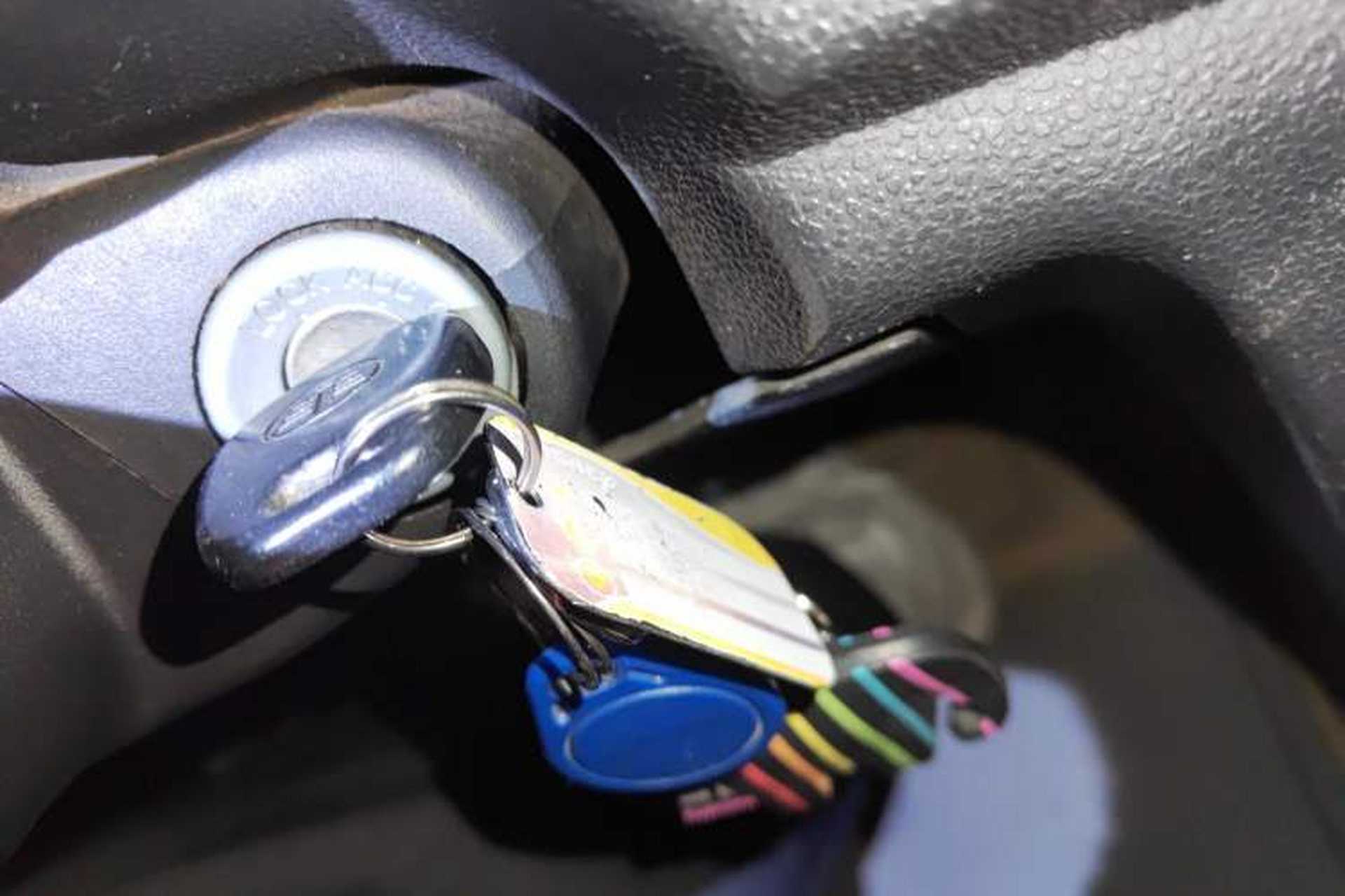 Used FAW Xiali 2012 N3 1.0L Sedan - Practical Model Vehicle Key