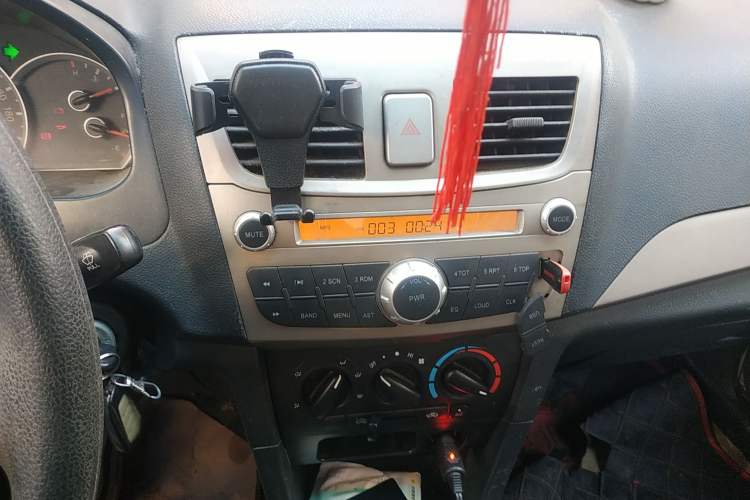 Used FAW Xiali 2012 N3 1.0L Hatchback Standard Model Audio And AC Panel