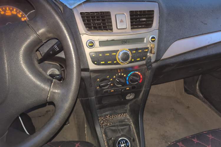 Used FAW Xiali 2012 N3 1.0L Hatchback – Practical Model Audio And AC Panel