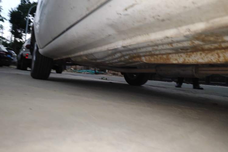 Used FAW Xiali 2012 N3 1.0L Sedan - Practical Model Chassis Front Right