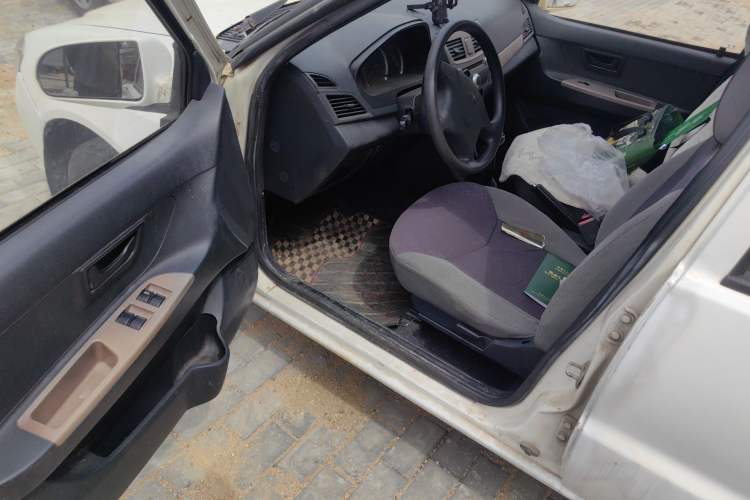 Used FAW Xiali 2012 N3 1.0L Hatchback Standard Model Driver Seat