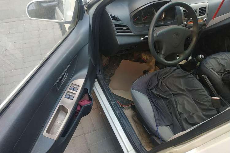 Used FAW Xiali 2012 N3 1.0L Hatchback Standard Model Driver Seat