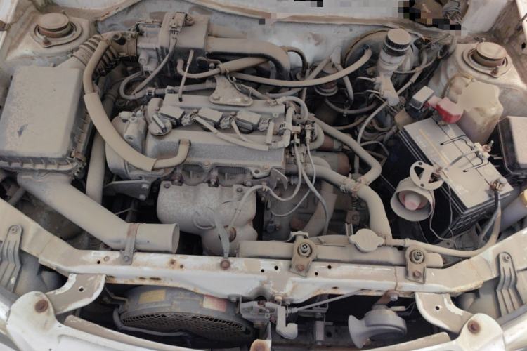Used FAW Xiali 2012 N3 1.0L Hatchback Standard Model Engine Bay