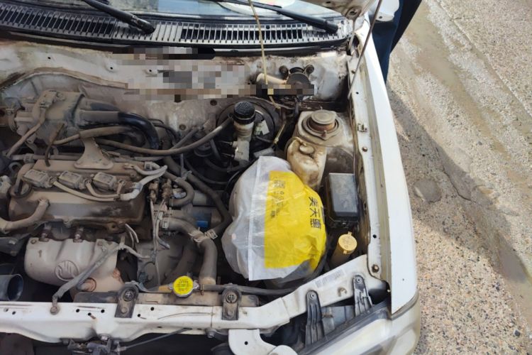 Used FAW Xiali 2012 N3 1.0L Hatchback – Practical Model Engine Bay Left