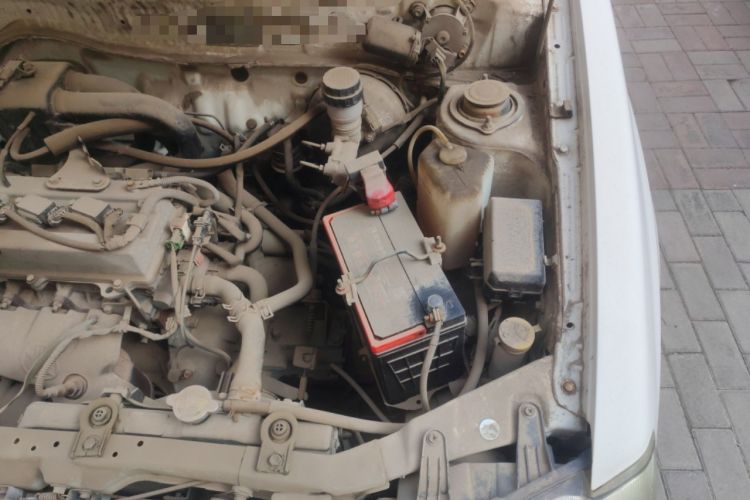 Used FAW Xiali 2012 N3 1.0L Hatchback Standard Model Engine Bay Left