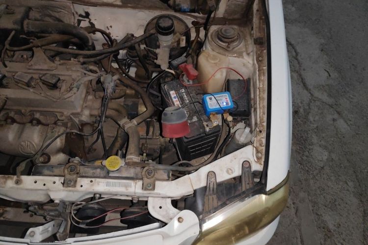 Used FAW Xiali 2012 N3 1.0L Sedan - Practical Model Engine Bay Left