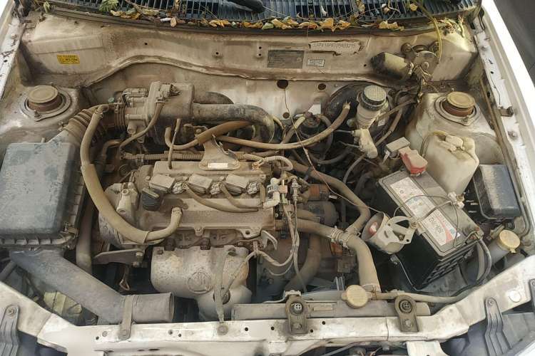 Used FAW Xiali 2012 N3 1.0L Hatchback Standard Model Engine Bay
