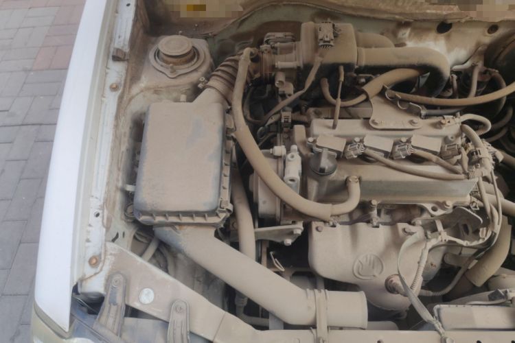 Used FAW Xiali 2012 N3 1.0L Hatchback Standard Model Engine Bay Right