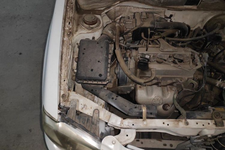 Used FAW Xiali 2012 N3 1.0L Sedan - Practical Model Engine Bay Right