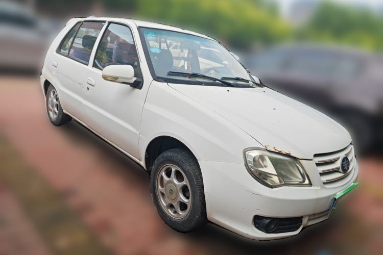 Used FAW Xiali 2012 N3 1.0L Hatchback Standard Model Front Right 45 Deg