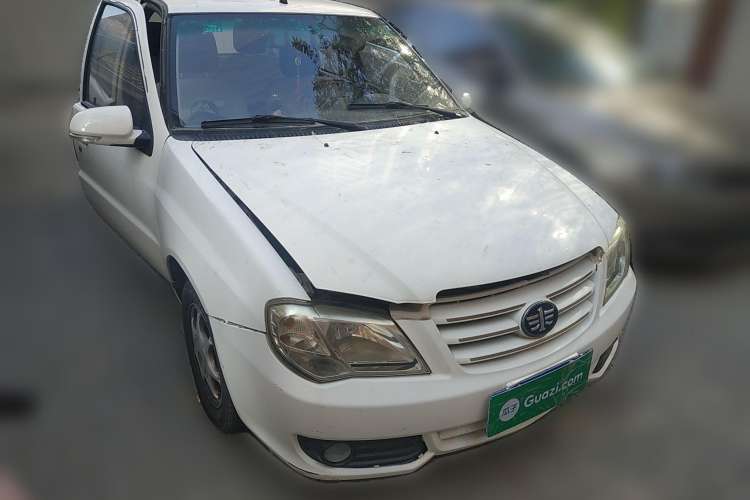 Used FAW Xiali 2012 N3 1.0L Hatchback Standard Model Front Right 45 Deg