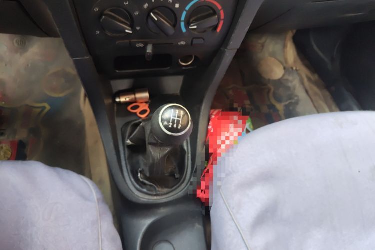 Used FAW Xiali 2012 N3 1.0L Hatchback – Practical Model Gear Lever