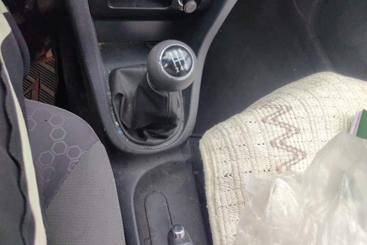 Used FAW Xiali 2012 N3 1.0L Hatchback Standard Model Gear Lever